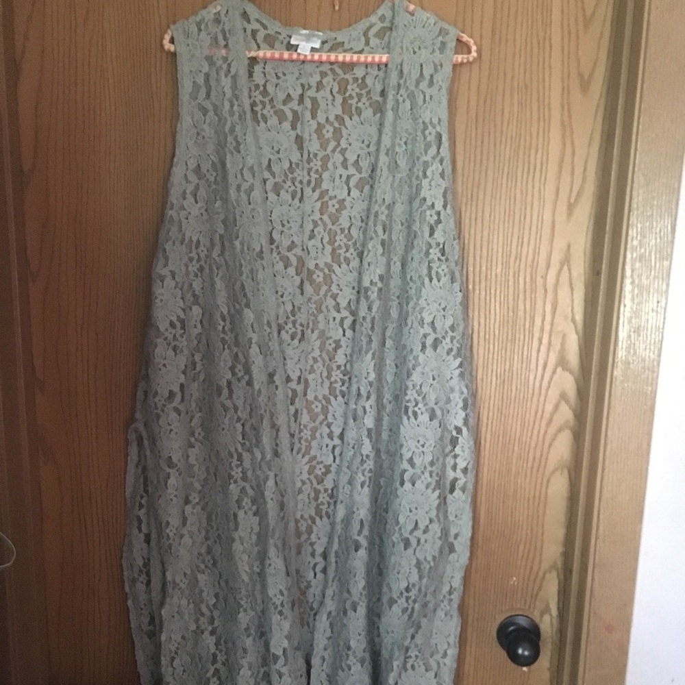 Lularoe Gray lace joy large